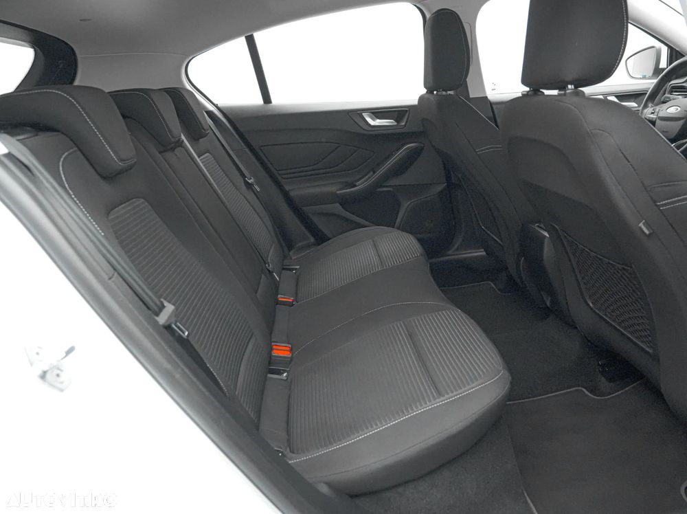 FORD Focus 2023 — imagine 16
