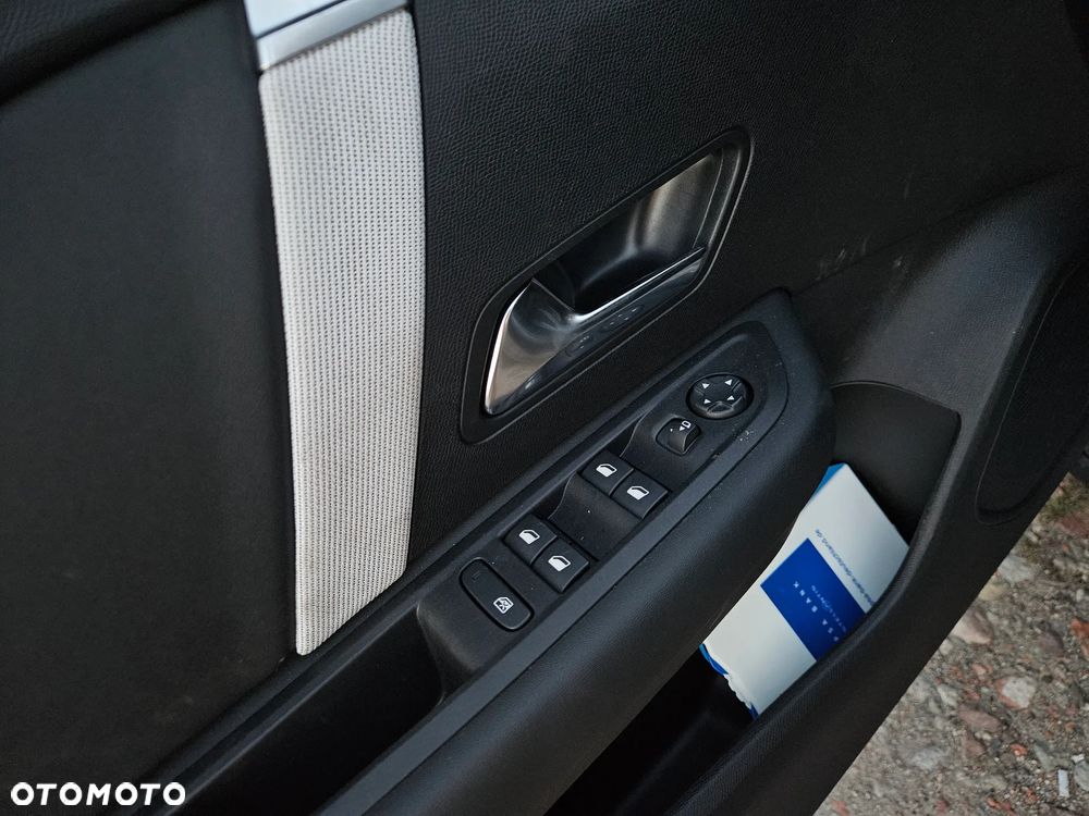 Citroën C4 Hybrid 136 ë-DSC6 MAX - 33