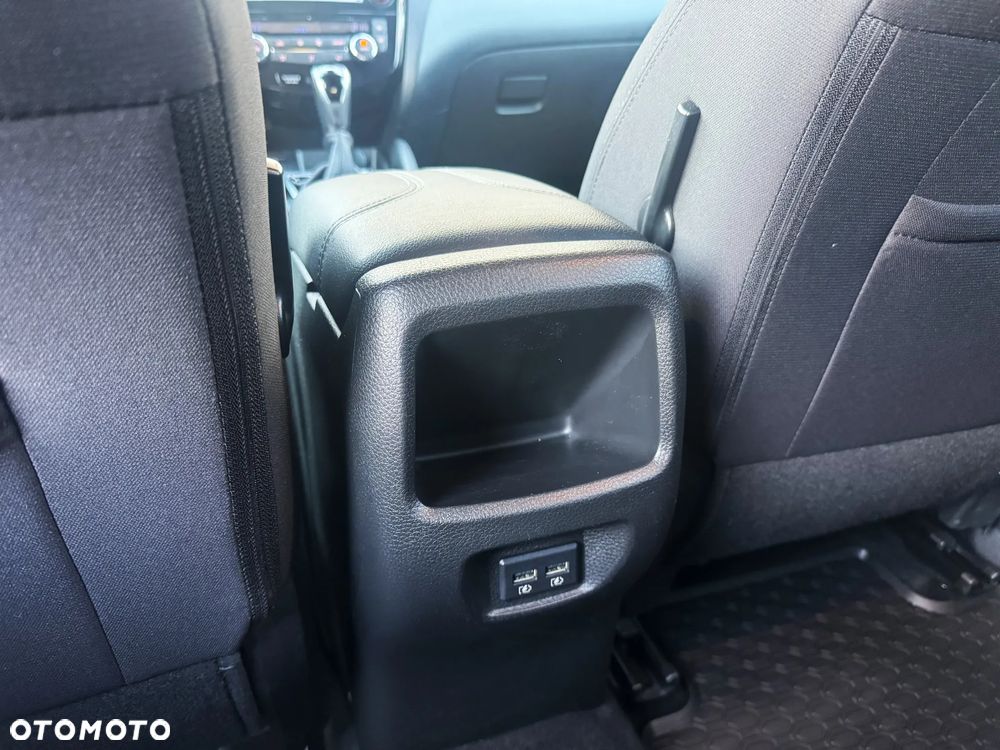 Nissan Qashqai 1.3 DIG-T N-Connecta - 27