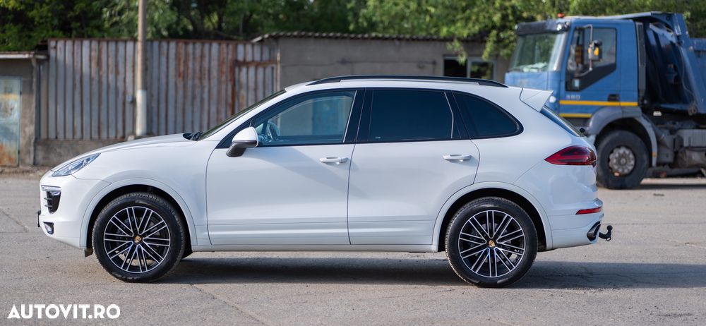 Porsche Cayenne 3.0 L - 13