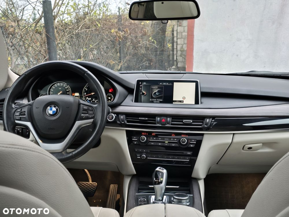 BMW X5 xDrive35i - 12