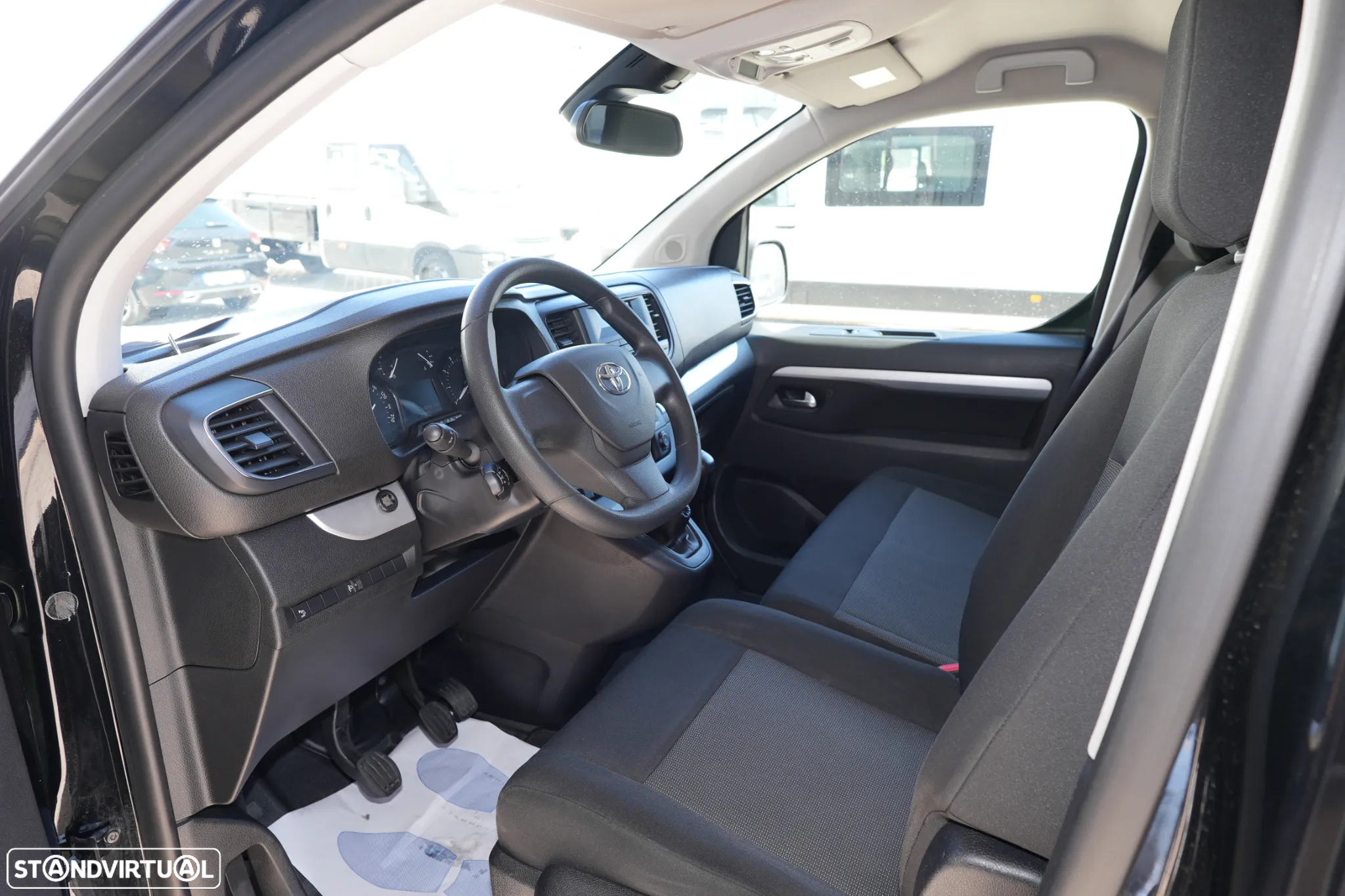 Toyota Proace 9Lugares Verso 1.5D4D 120cv - 8