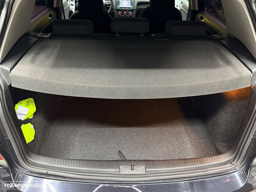 VW Golf 2.0 TDi Confortline - 27