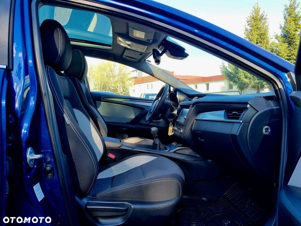 Toyota Avensis 2.0 D-4D Premium - 11