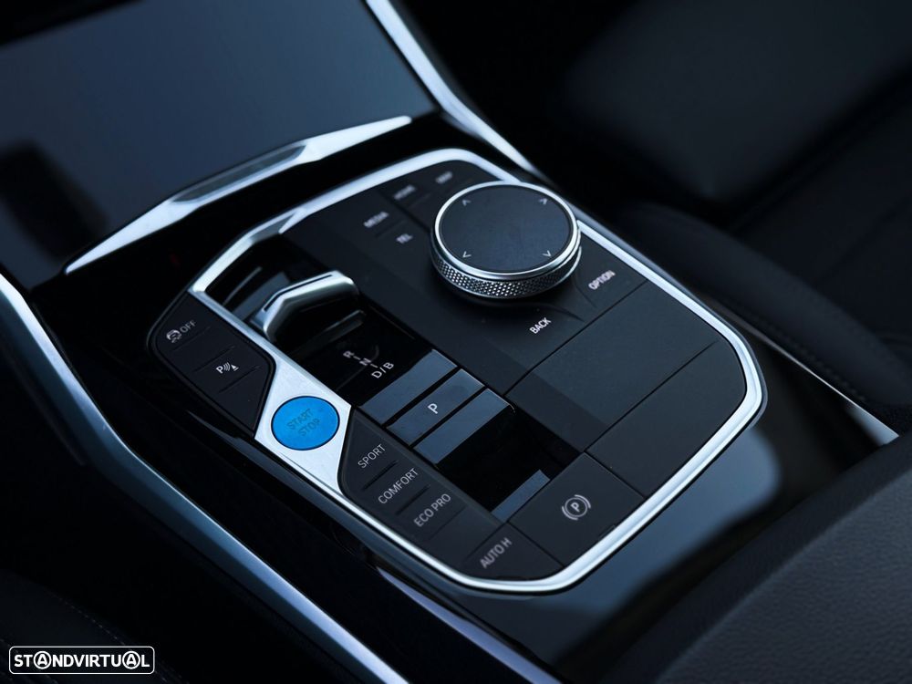 BMW i4 eDrive40 - 18