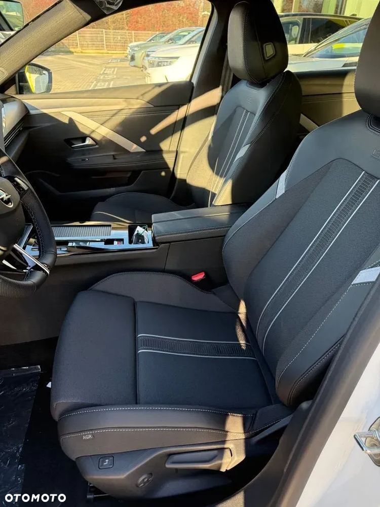 Opel Astra 1.5 D Automatik GS - 11