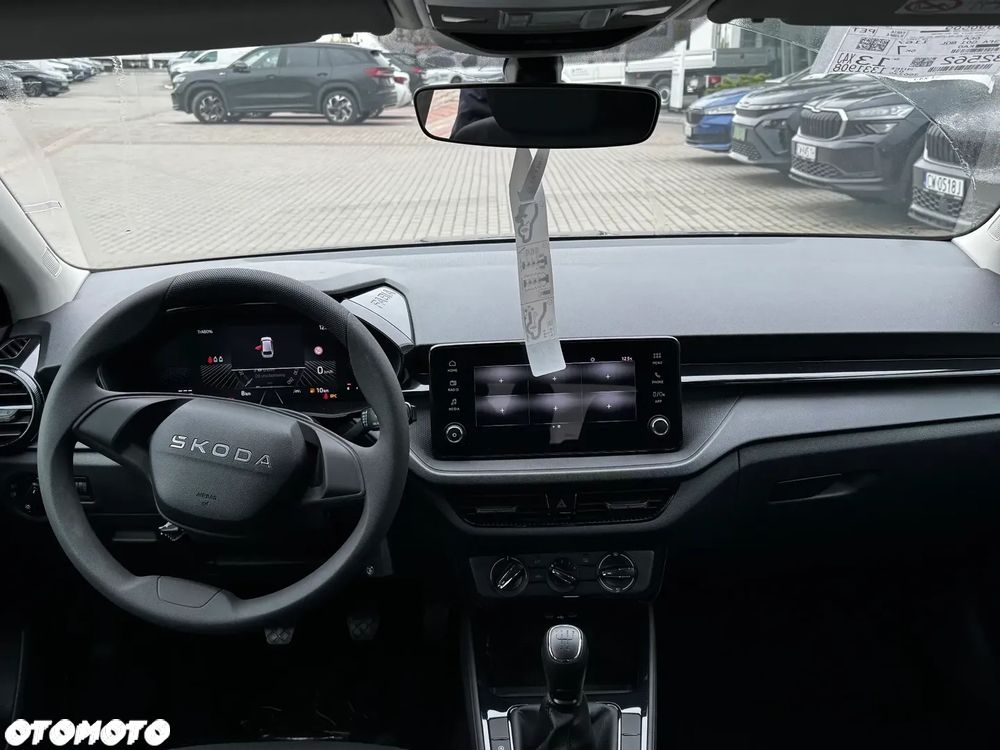 Skoda Fabia 1.0 Essence - 11