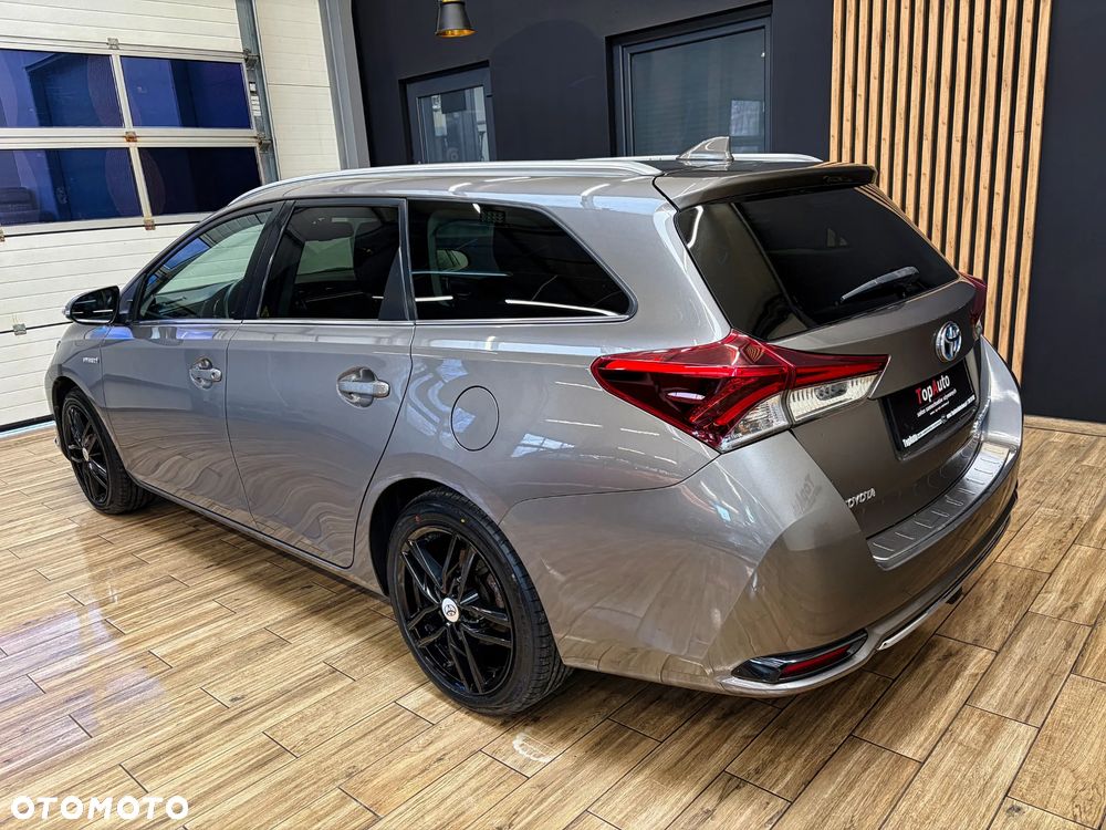 Toyota Auris 1.8 HSD Prestige - 11