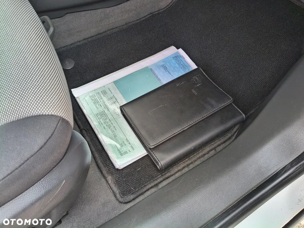 Chevrolet Cruze 2.0 LS - 27