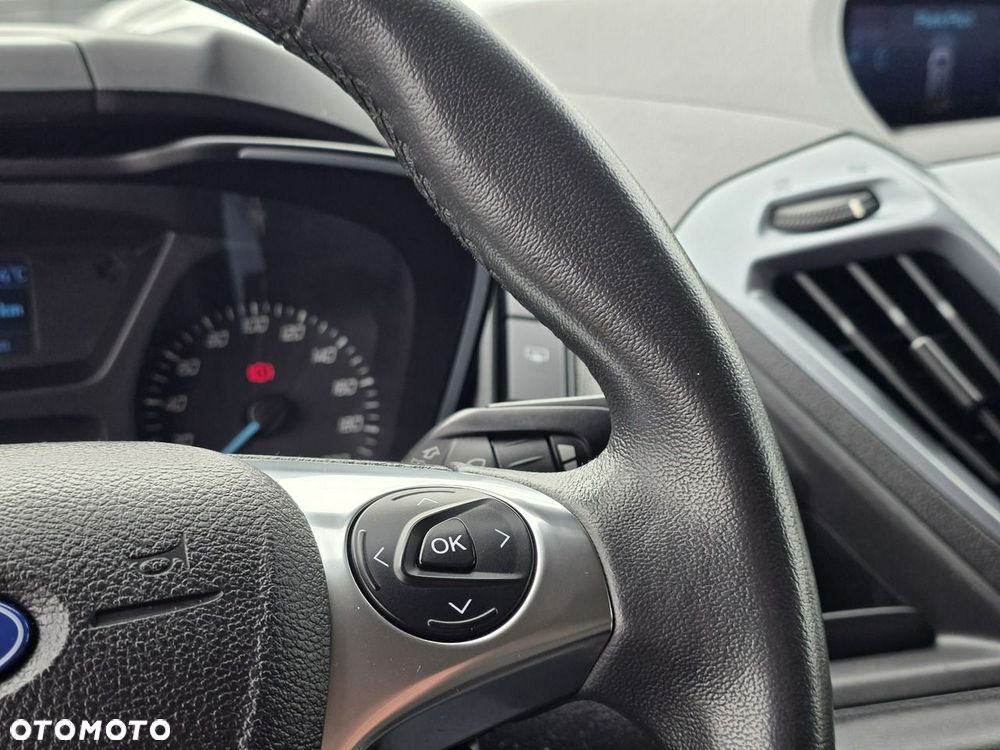 Ford Tourneo Custom - 15