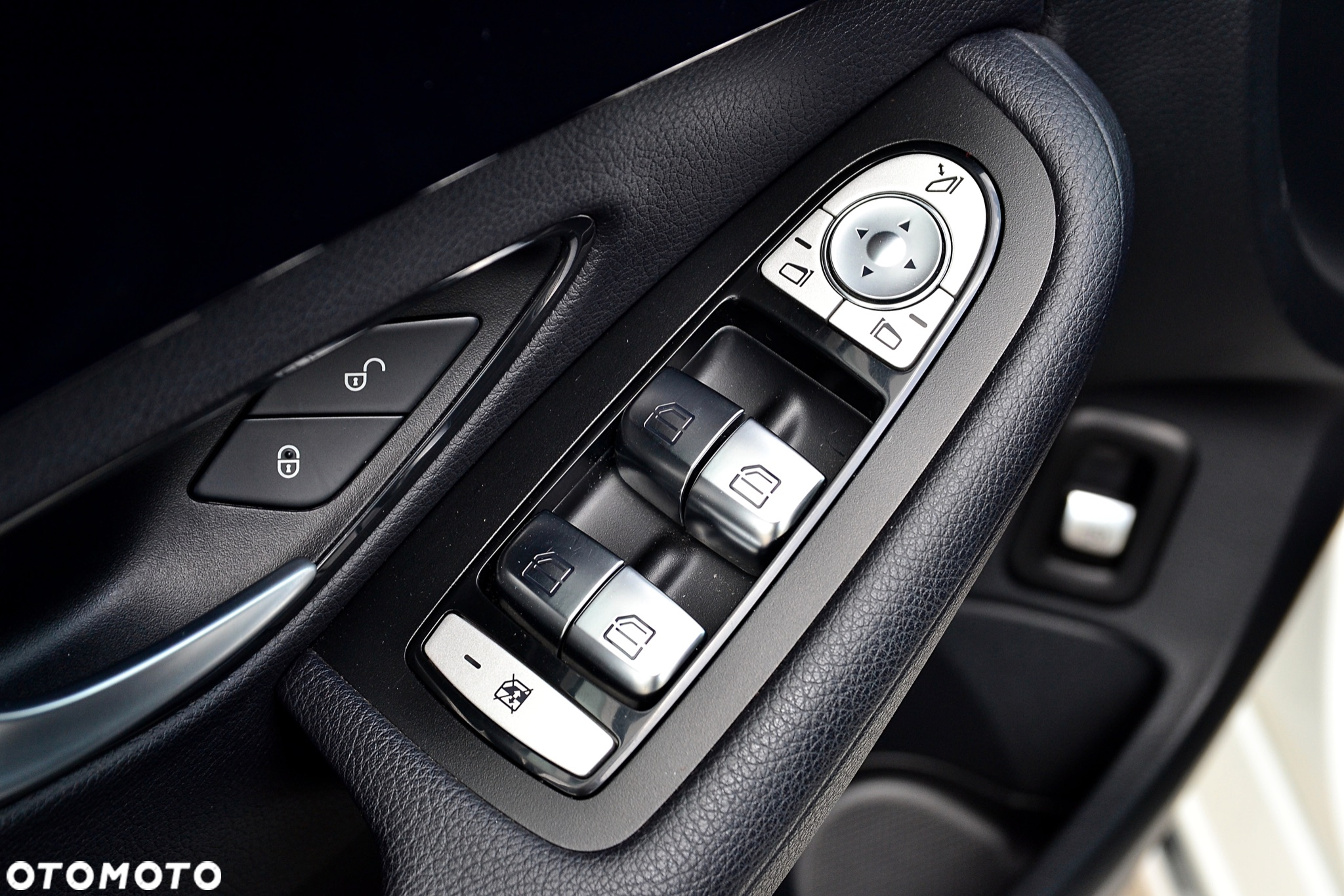 Mercedes-Benz Klasa C 220 d T 9G-TRONIC - 17