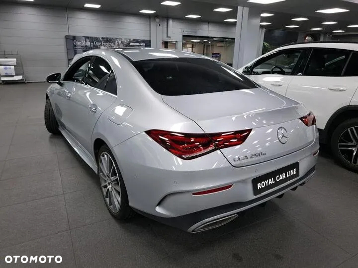 Mercedes-Benz CLA 200 AMG Line 7G-DCT - 3