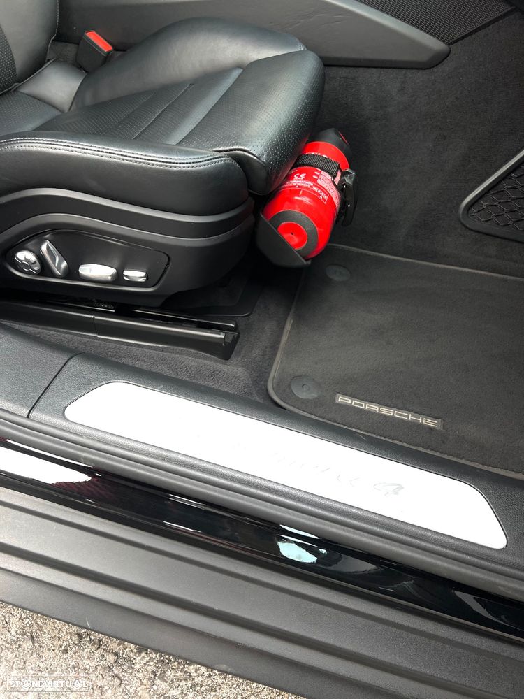 Porsche Panamera Sport Turismo 4 E-Hybrid - 17