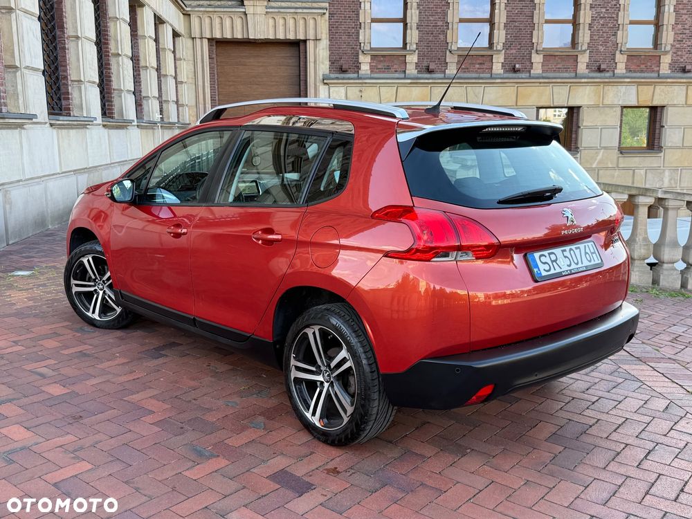 Peugeot 2008 1.2 Pure Tech Style S&S - 6