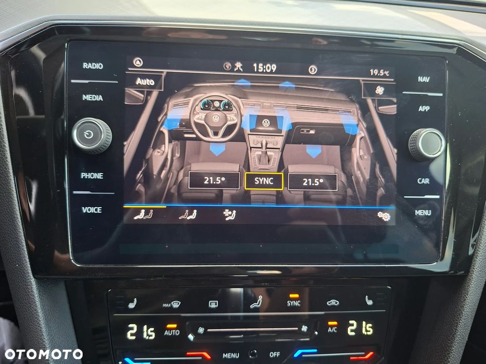 Volkswagen Passat - 24