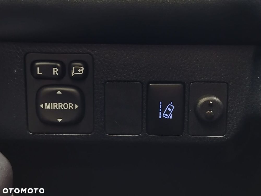 Toyota RAV4 Hybrid Premium 4x2 - 34