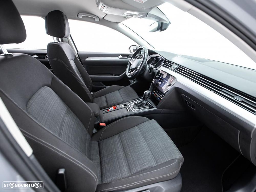VW Passat Variant 2.0 TDI Business DSG - 10