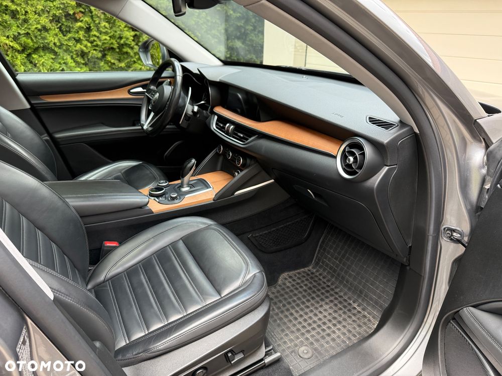 Alfa Romeo Stelvio 2.0 Turbo First Edition Q4 - 15