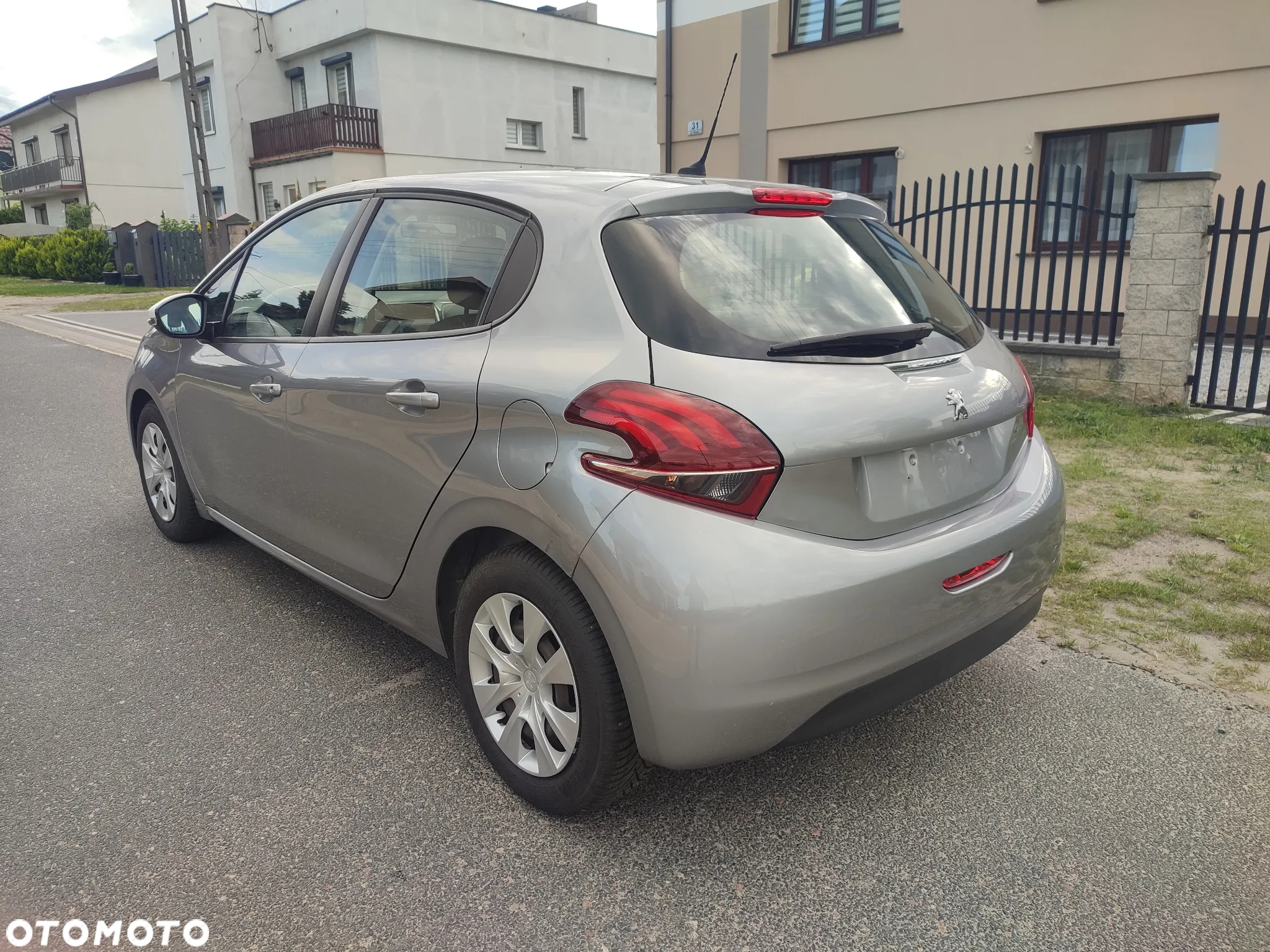 Peugeot 208 1.2 PureTech GPF Active S&S - 12