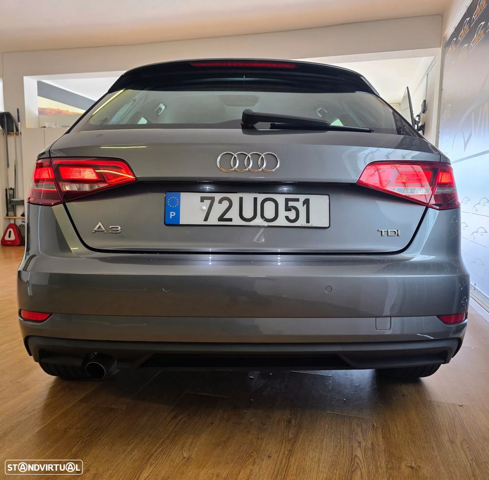 Audi A3 Sportback 1.6 TDI Design - 12