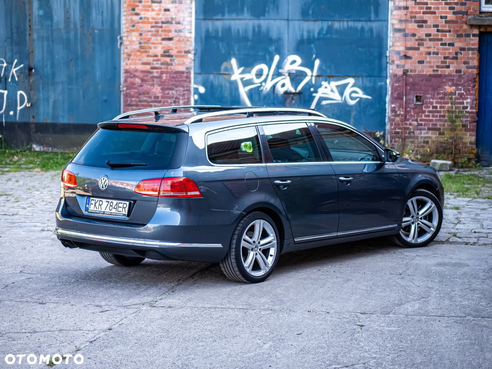 Volkswagen Passat 2.0 TDI Highline - 24