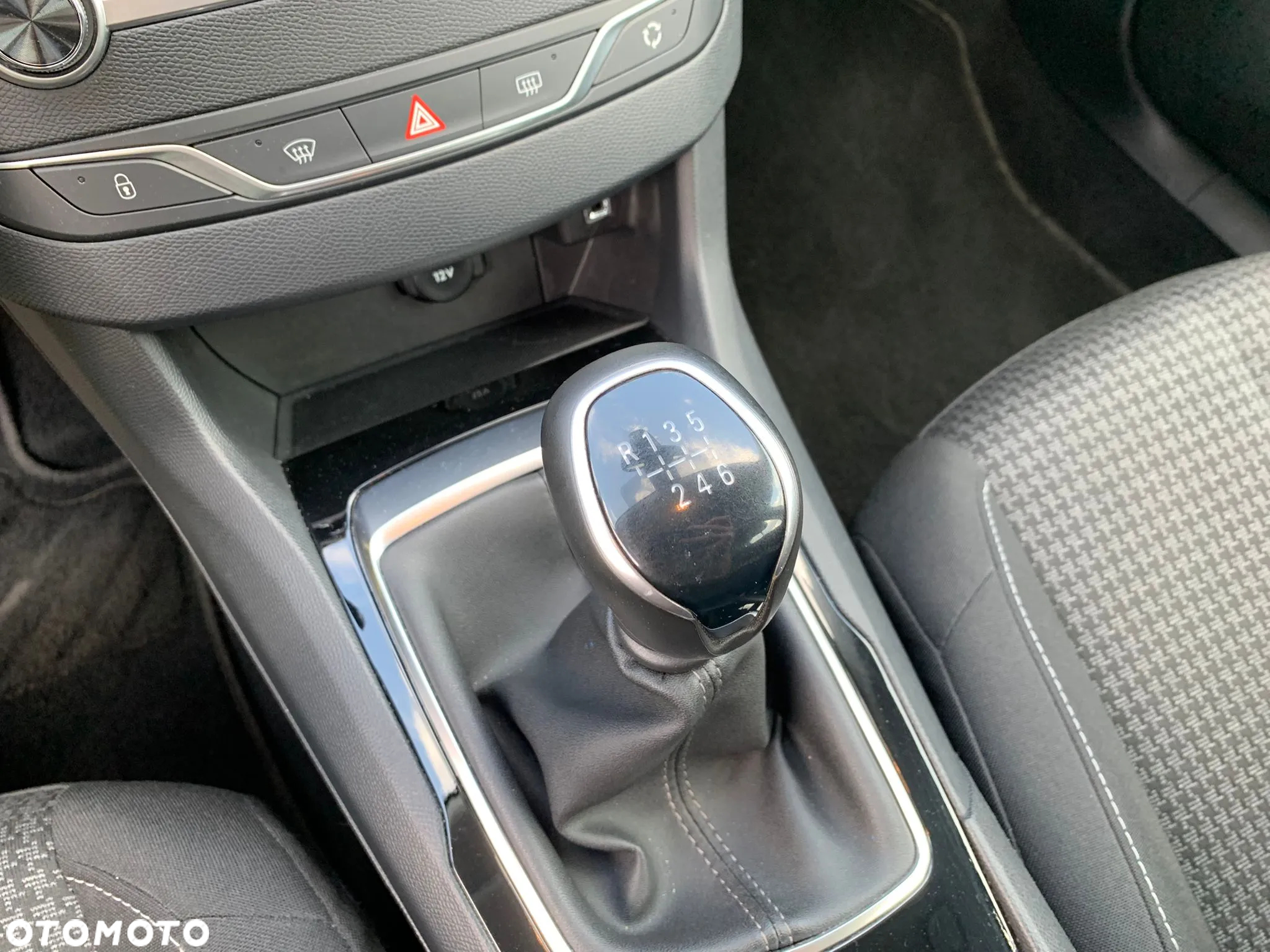 Peugeot 308 1.2 PureTech Business Line S&S - 16