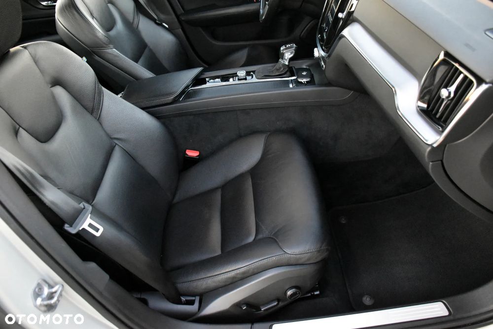 Volvo S60 T6 AWD Momentum Pro - 20