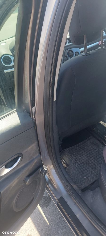 Renault Clio 1.2 16V TCE Alize - 27