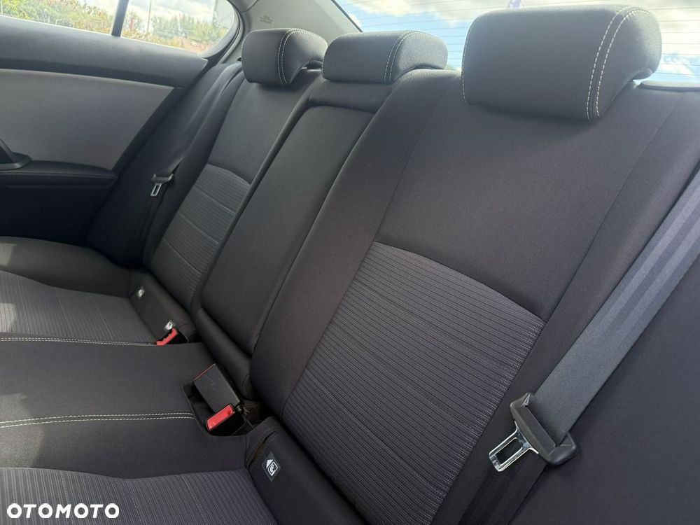 Toyota Avensis - 27