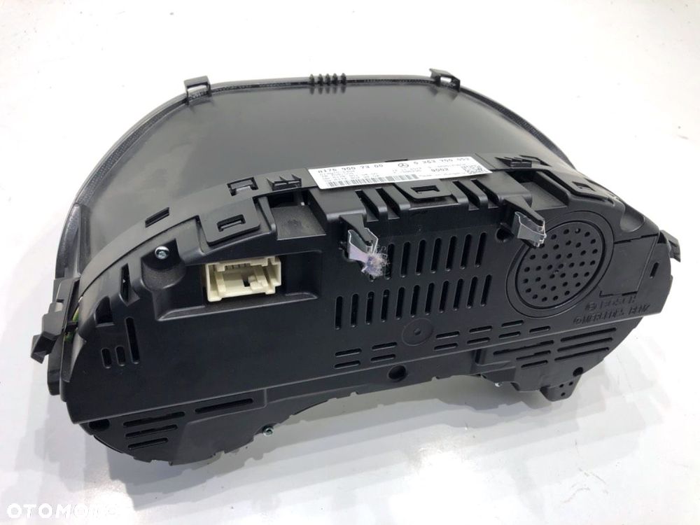 LICZNIK  MERCEDES-BENZ KLASA A (W176) 2012 - 2018 A 180 (176.042) 90 kW [122 KM] benzyna 2012 - 2018 - 2