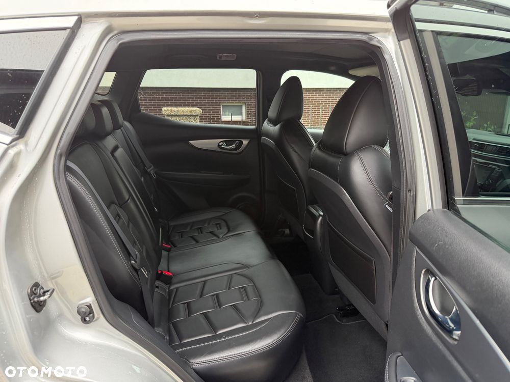 Nissan Qashqai 1.6 dCi Xtronic TEKNA+ - 14