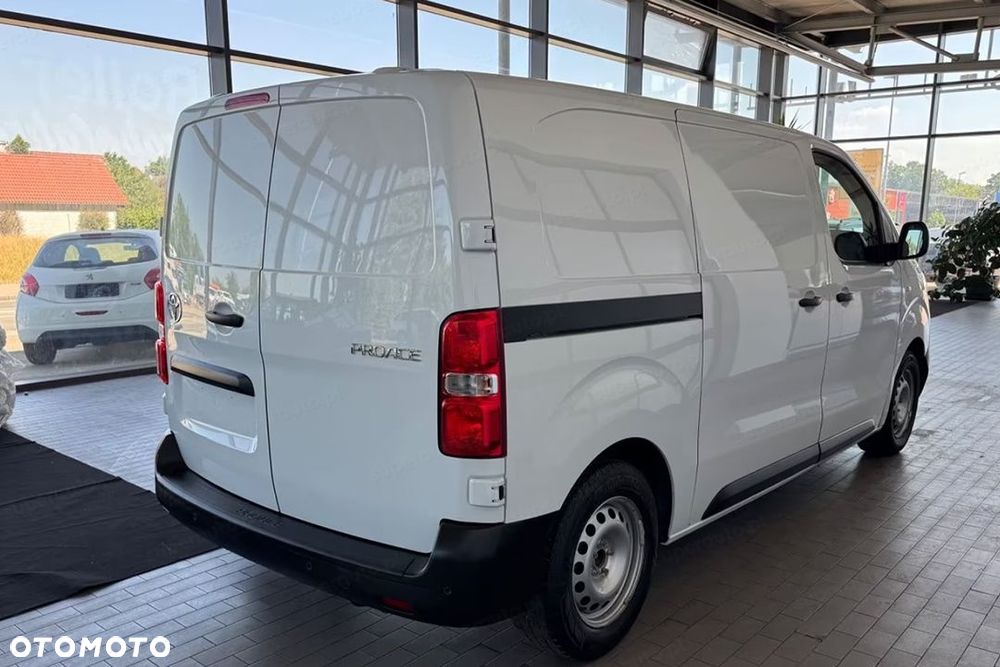 Toyota Proace Medium Active 1.5 120KM - 5