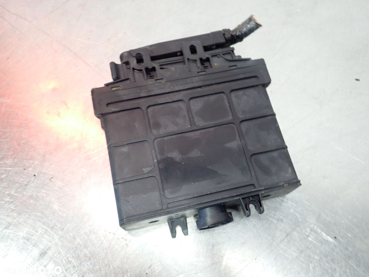 KOMPUTER SILNIKA VOLKSWAGEN LUPO 6N0927735C - 3