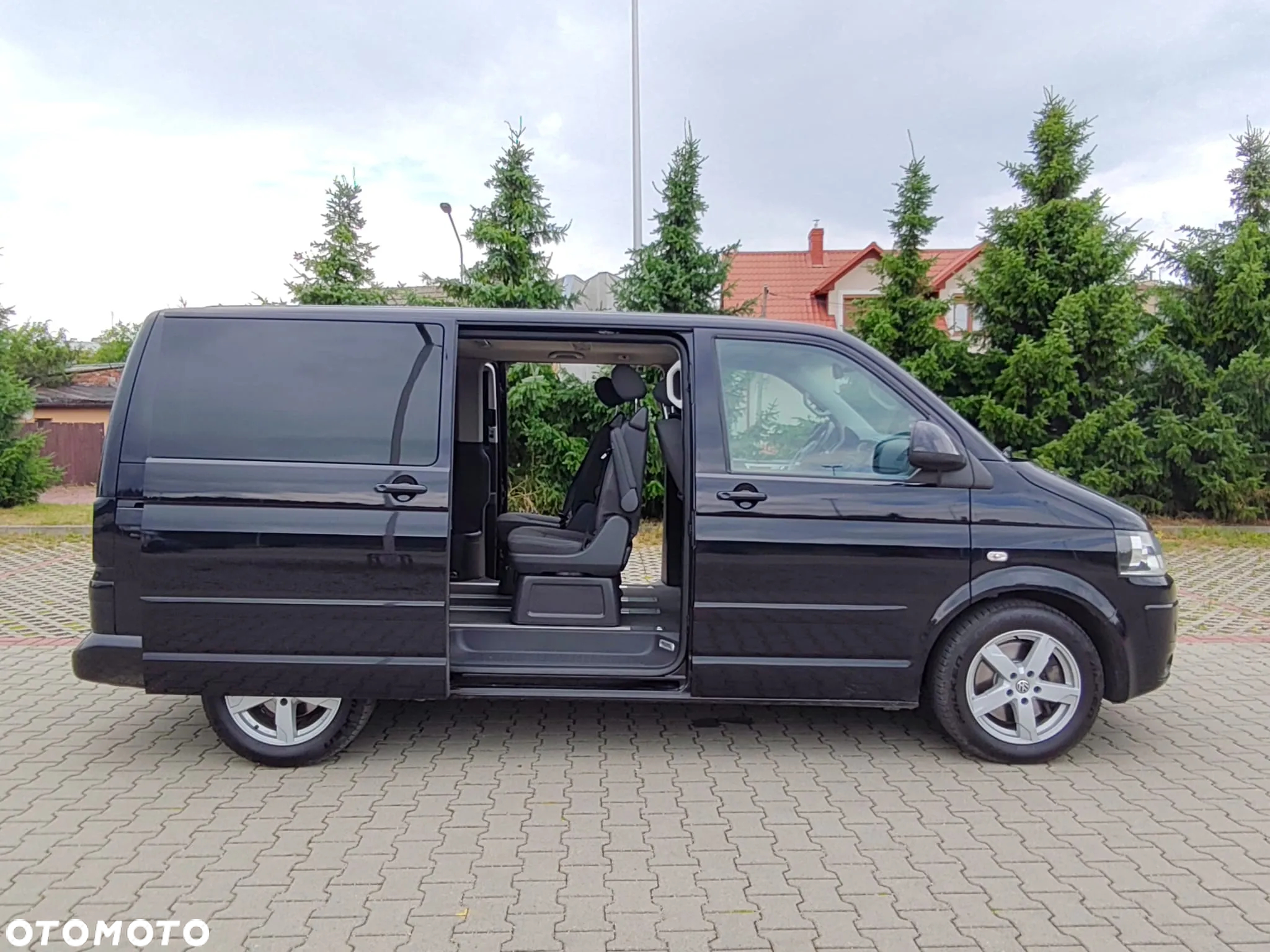 Volkswagen Multivan - 36