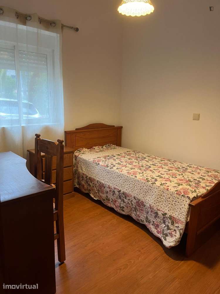 Quarto - localizado em Massarelos Porto - Grande imagem: 2/8