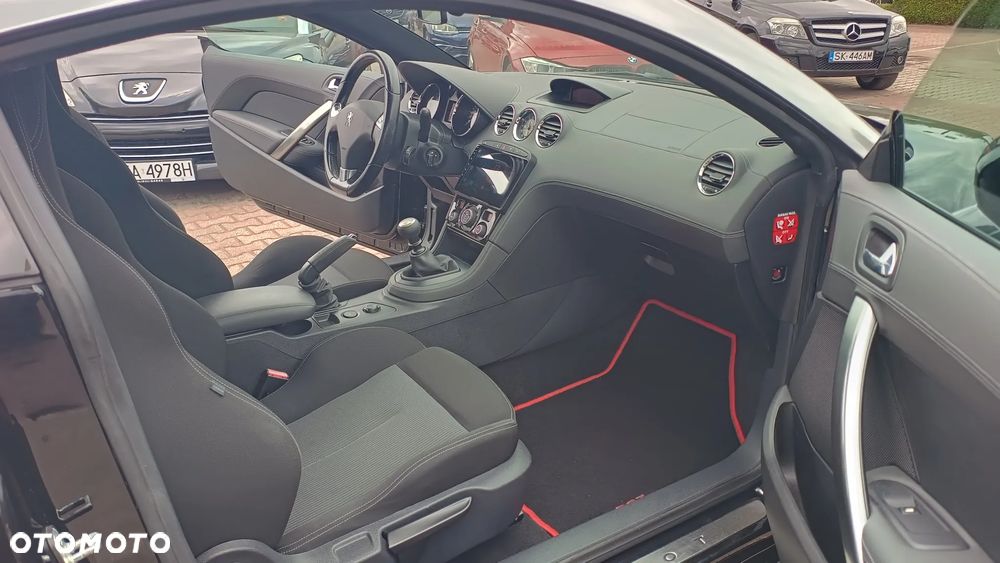 Peugeot RCZ - 8