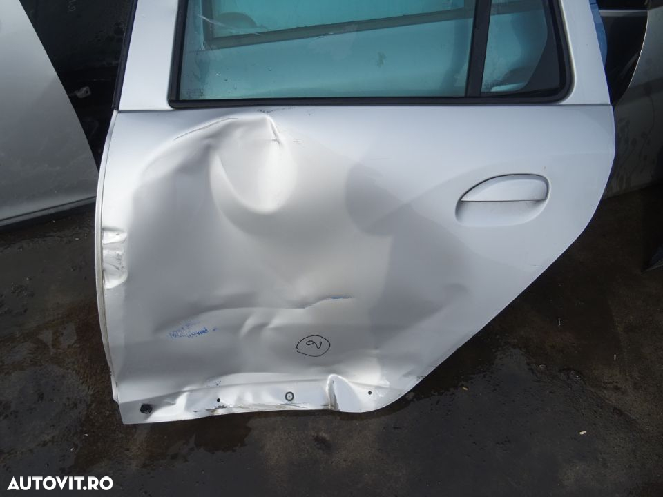 Vand Usa Spate Stanga Dacia Logan MCV din 2014 lovita fara rugini - 2
