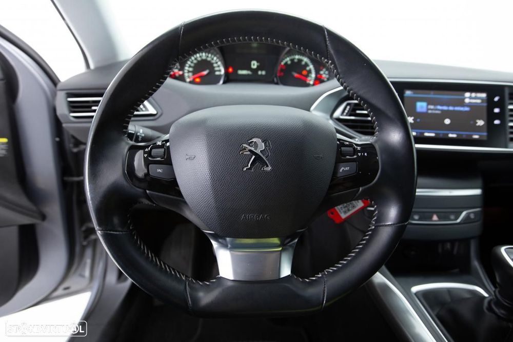 Peugeot 308 SW 1.2 PureTech Allure - 15