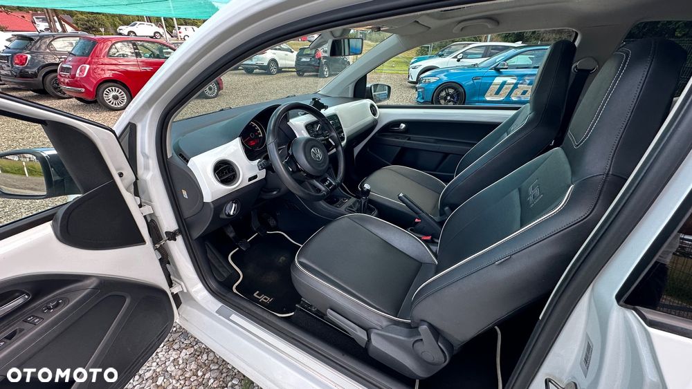 Volkswagen up! black - 6