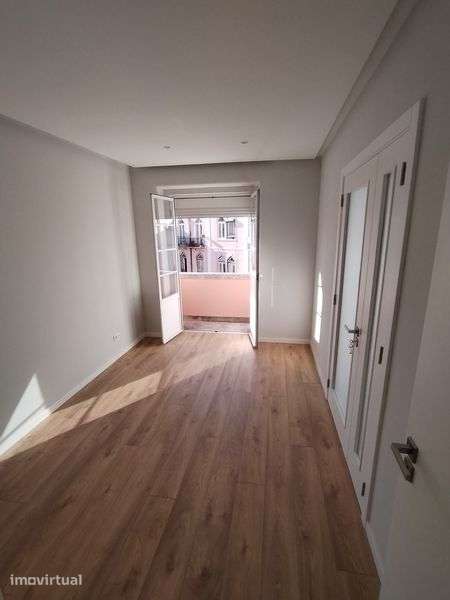 Apartamento T2 Lisboa - Grande imagem: 2/11