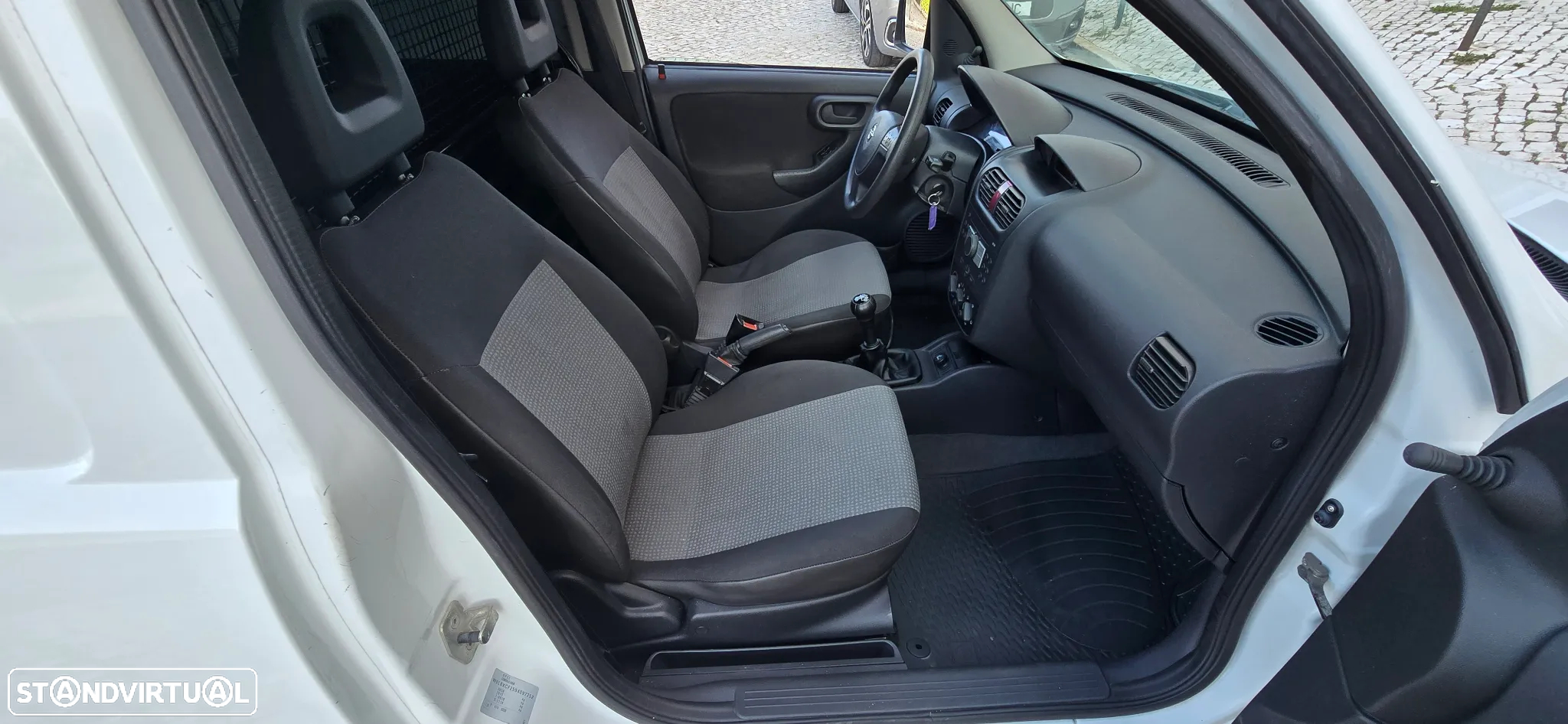 Opel Combo - 26