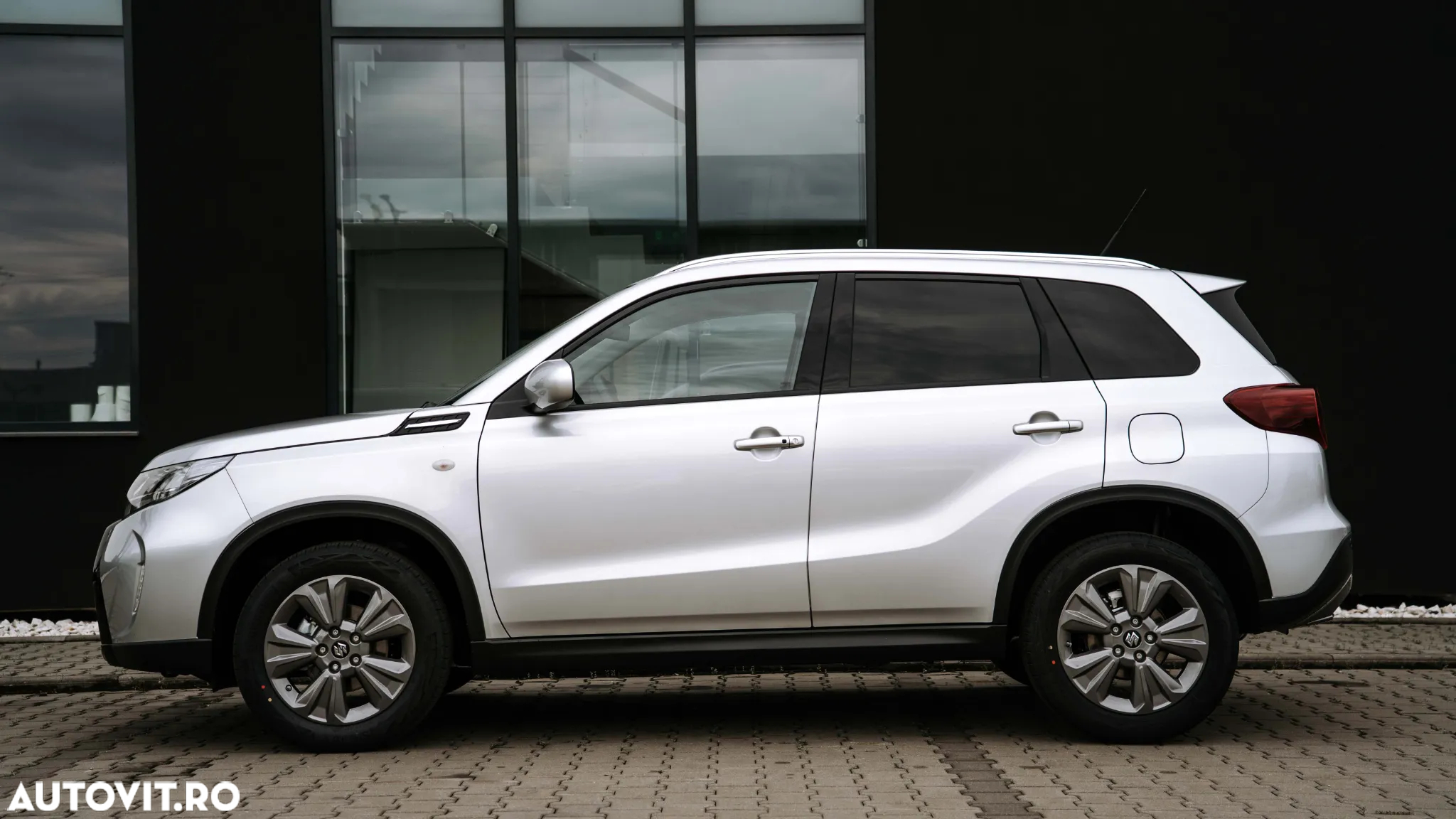 Suzuki Vitara 1.4 Boosterjet MHEV Passion - 4