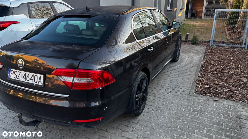 Skoda Superb 2.0 TDI 4x4 Elegance - 4