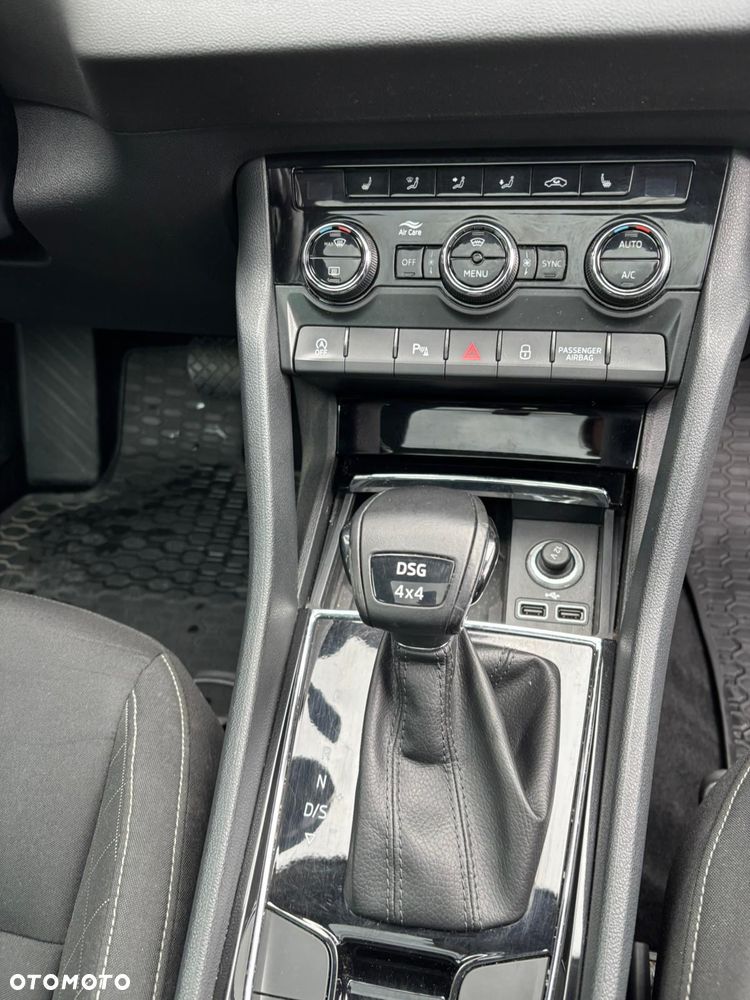 Skoda Karoq 2.0 TDI SCR 4x4 DSG Sportline - 11