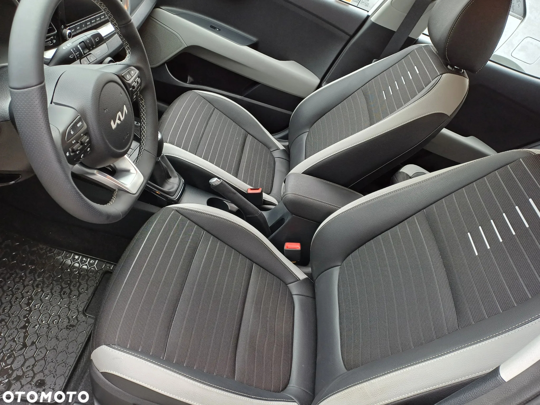 Kia Stonic 1.0 T-GDI L - 12