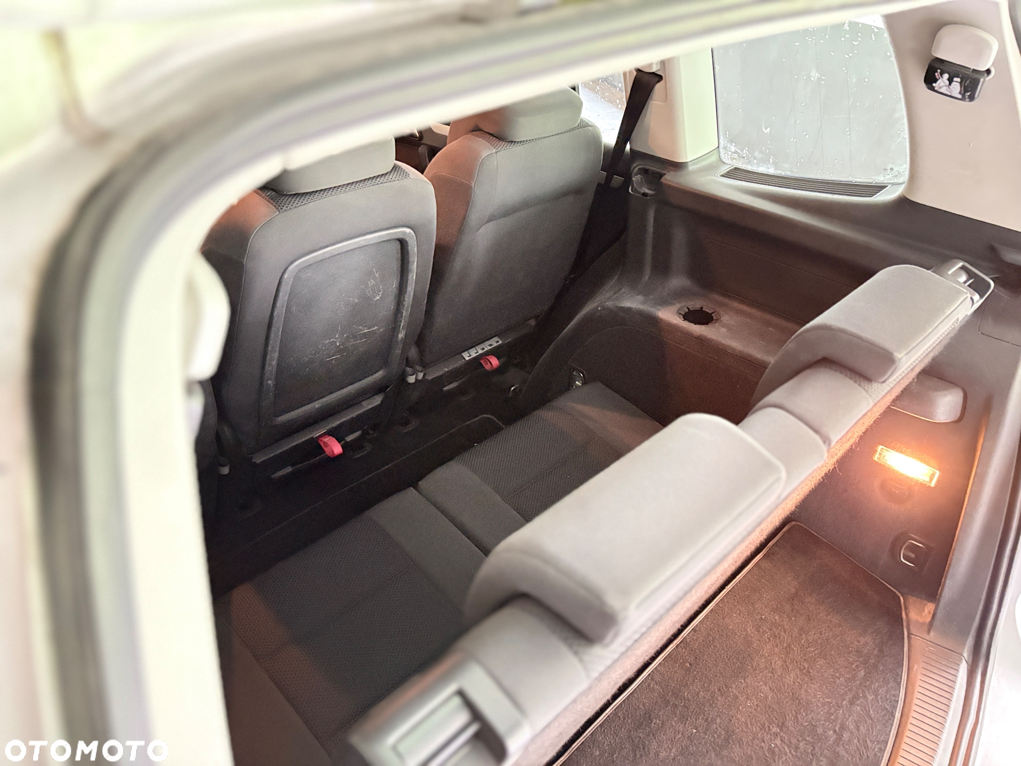 Volkswagen Touran 1.6 TDI DPF BlueMot Comfortline - 9