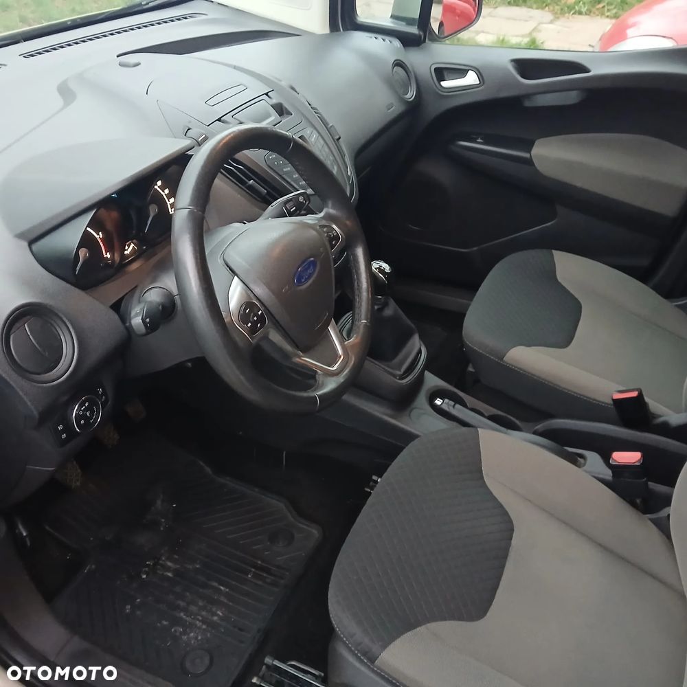 Ford Tourneo Courier 1.6 TDCi Titanium - 16