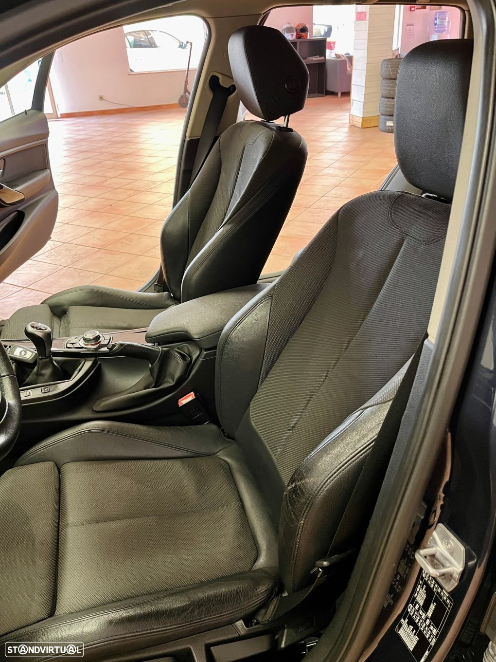 BMW 318 d Touring Advantage - 19