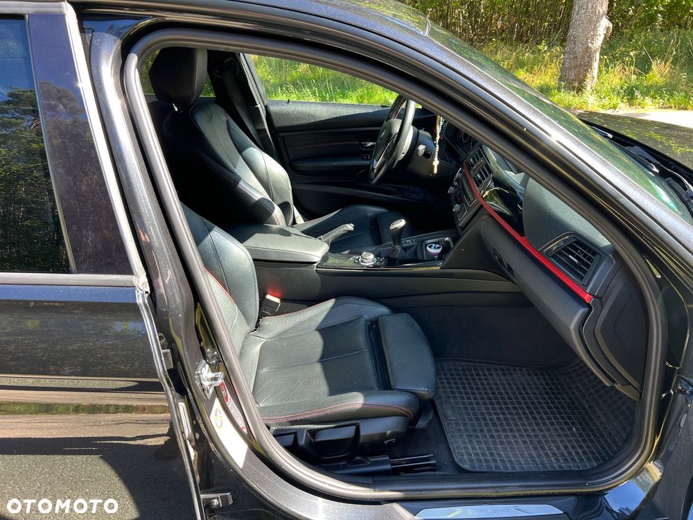 BMW Seria 3 320d Efficient Dynamics Sport Line - 24
