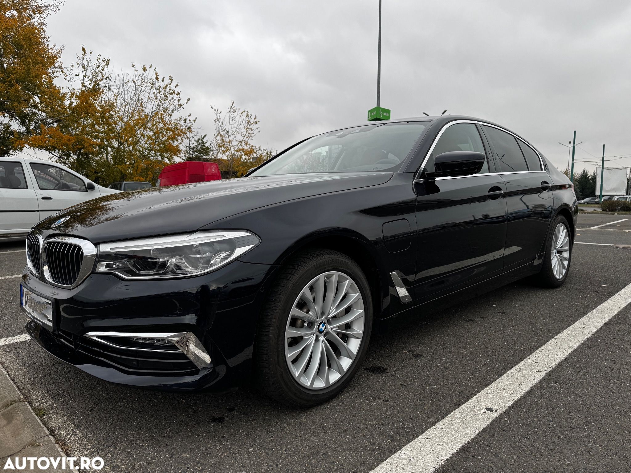 BMW Seria 5 530e Aut. Luxury Line - 1
